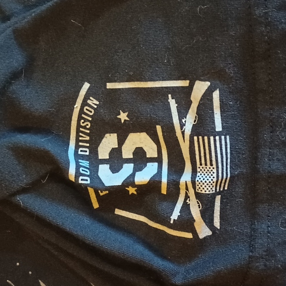 Strong skull tee - Picture 4 of 4